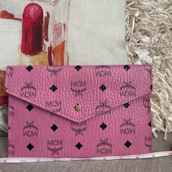 MCM GWP VIP Envelope Clutch Pink w/unbranded Chain⭐️LiKE NEW⭐️💯AuThEnTiC - Picture 10 of 13